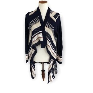 Combination open front cardigan/shawl size L